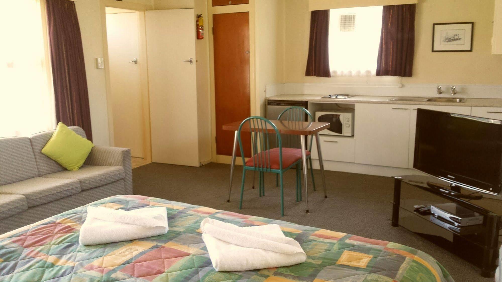 Lantern Court Motel Reefton Esterno foto