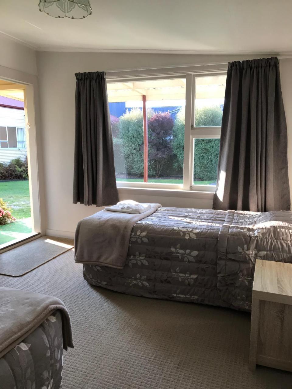 Lantern Court Motel Reefton Esterno foto