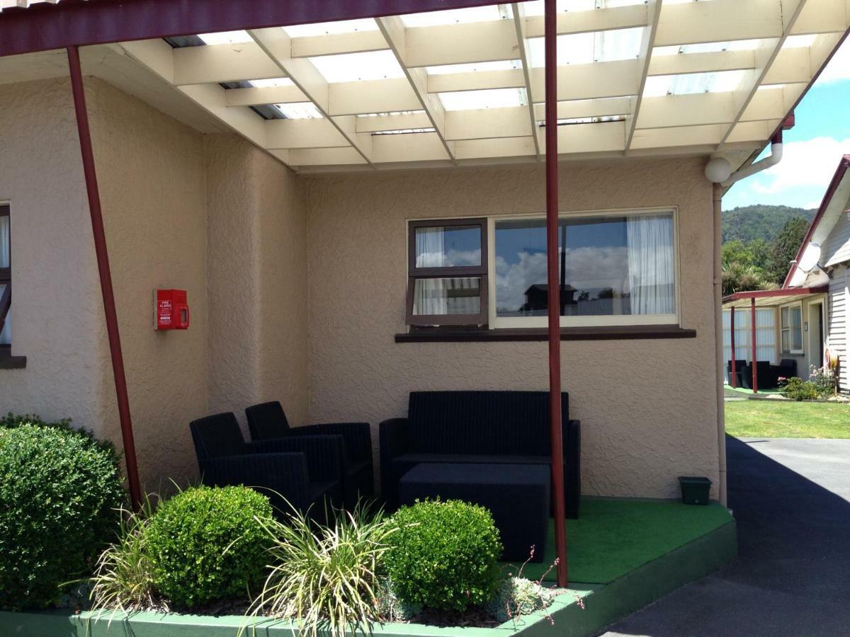Lantern Court Motel Reefton Esterno foto
